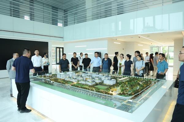 兴庞各庄镇 2025 年西瓜季政企联动产业推介活动圆满举行pg电子免费模拟器“瓜香引凤聚商机 政企联动促发展”北京大(图1)